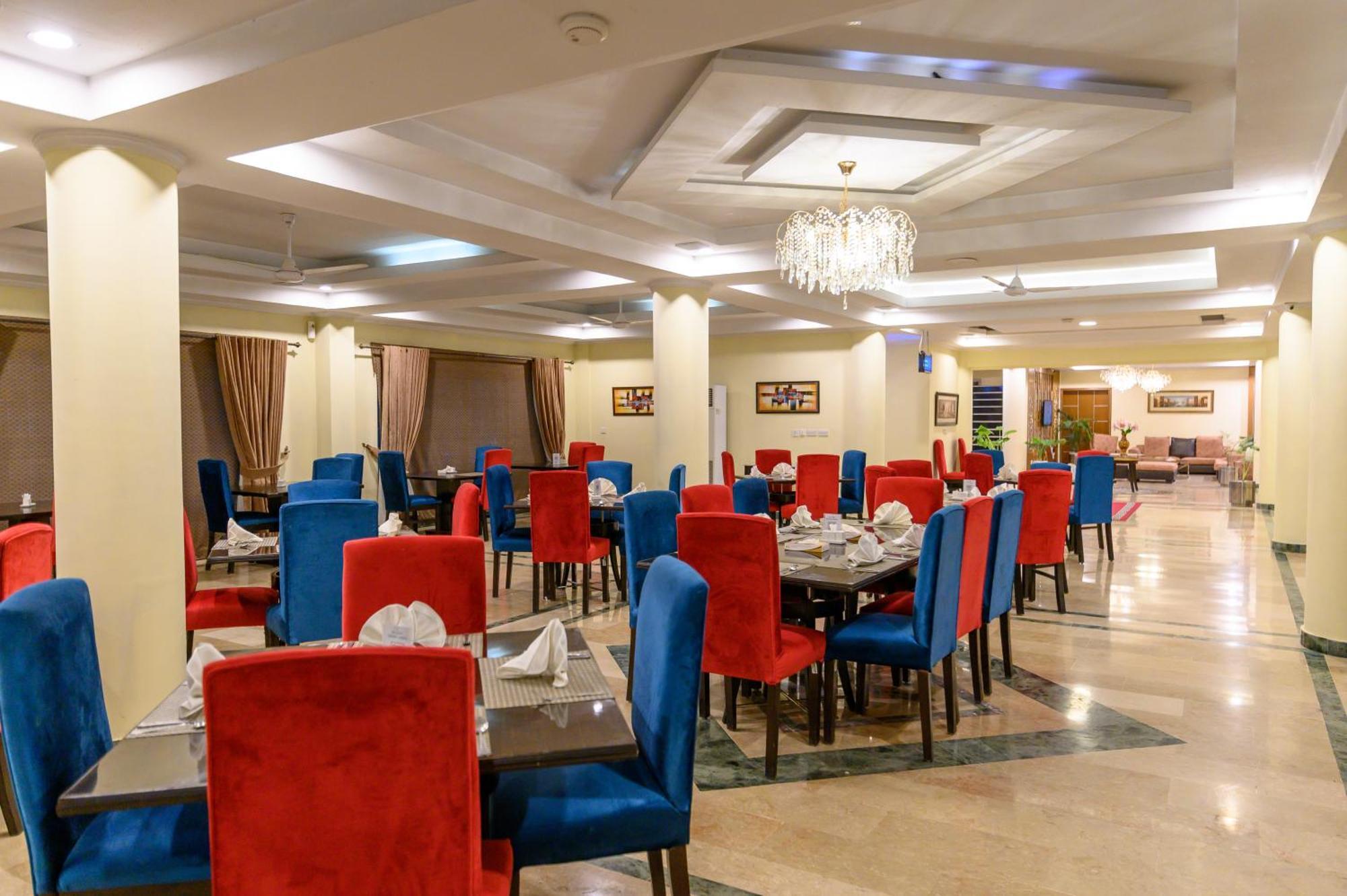 Hotel One Абботтабад Экстерьер фото
