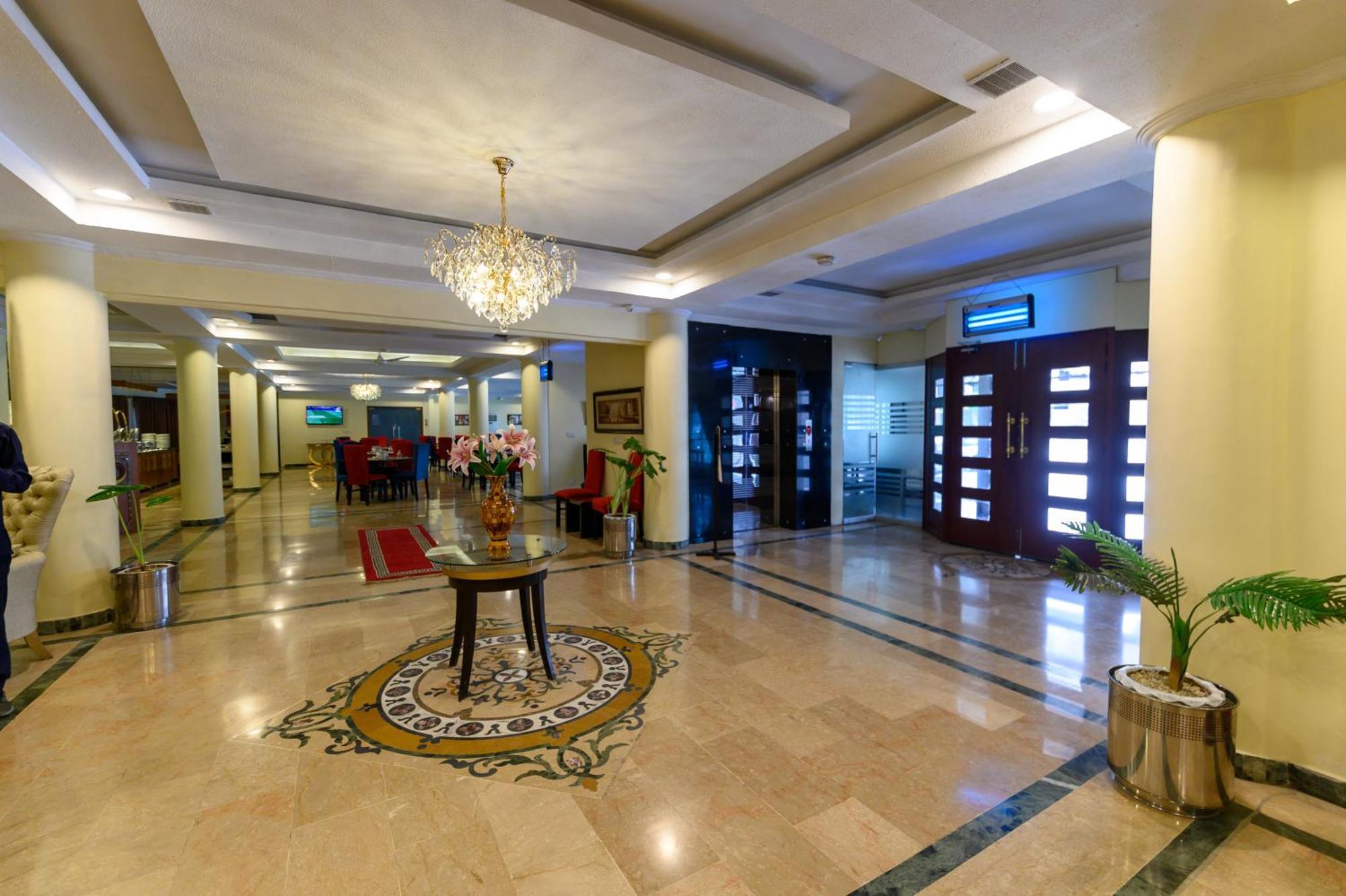 Hotel One Абботтабад Экстерьер фото