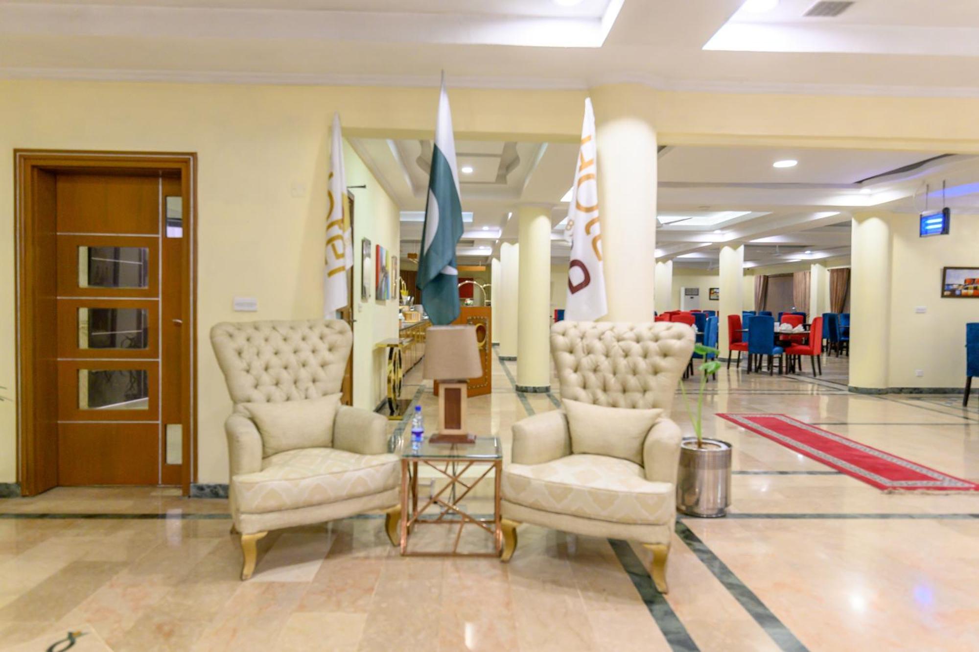 Hotel One Абботтабад Экстерьер фото