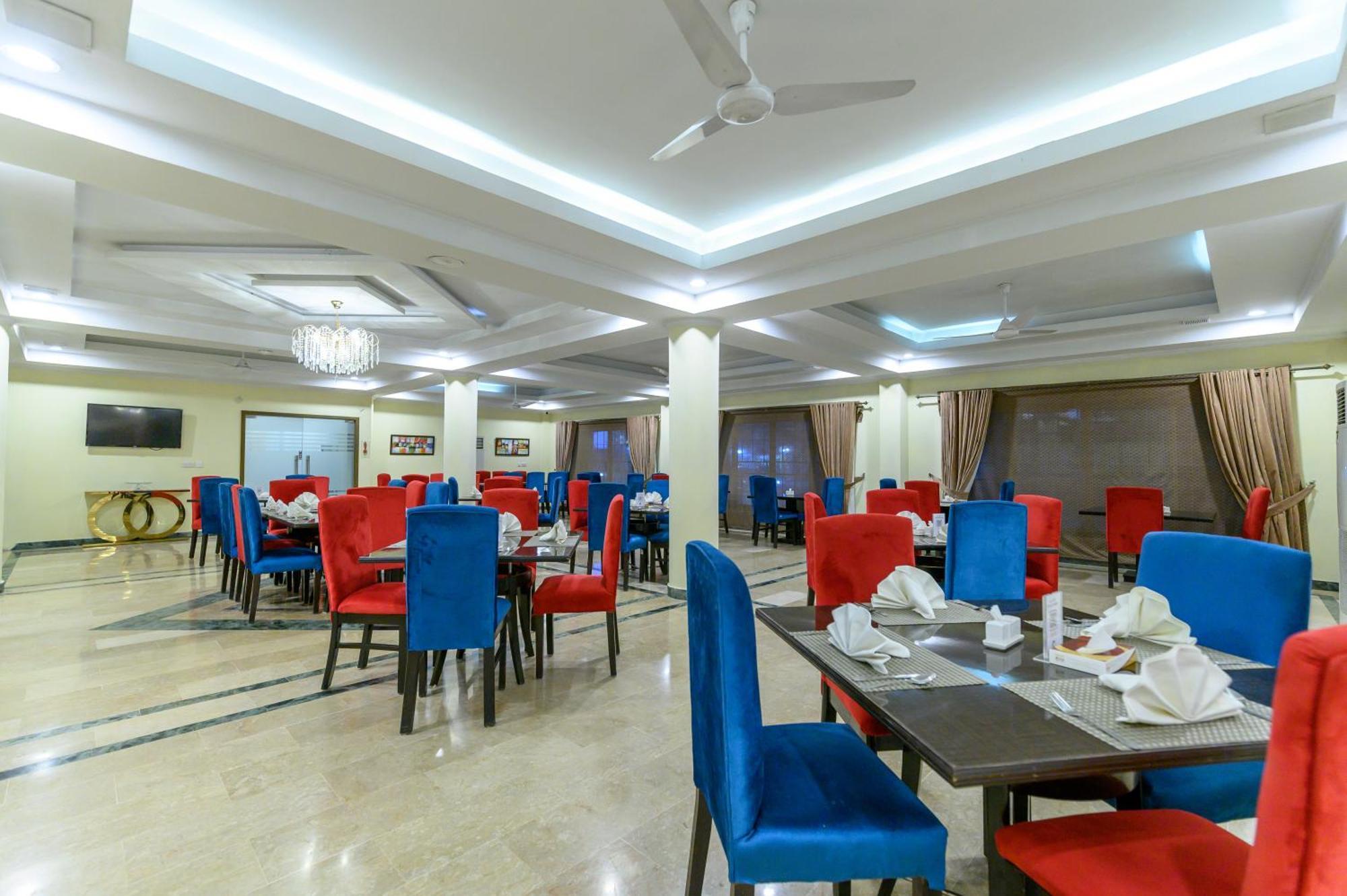 Hotel One Абботтабад Экстерьер фото