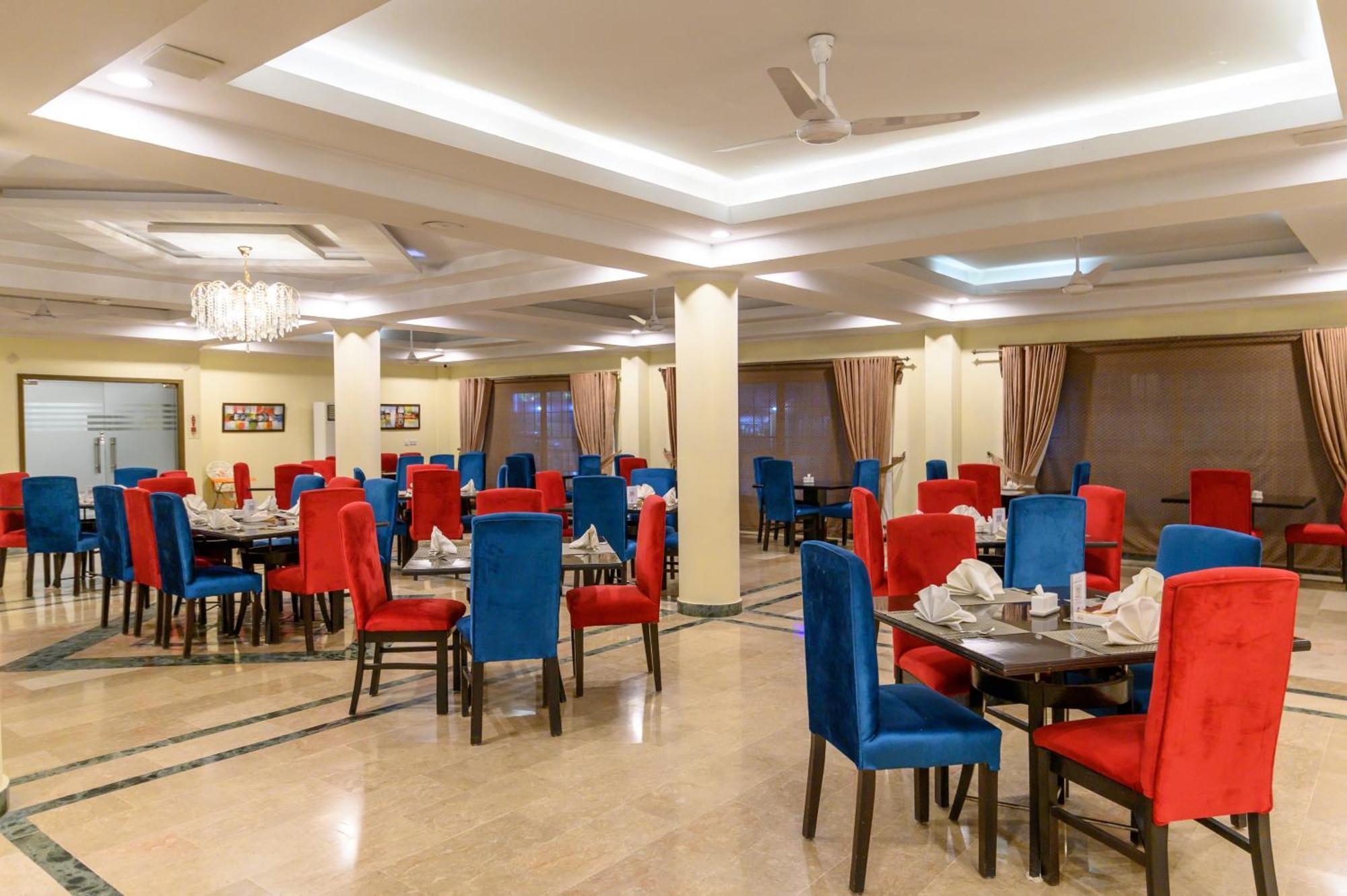 Hotel One Абботтабад Экстерьер фото